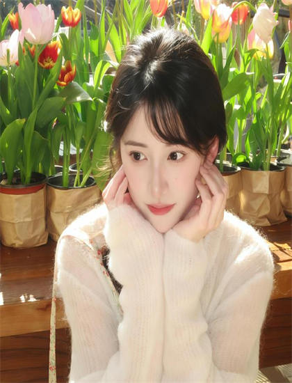 纪录片《女性日常》拍摄现场直击：的社会意义与现实影响 揭示艺术创作的艰辛与快乐