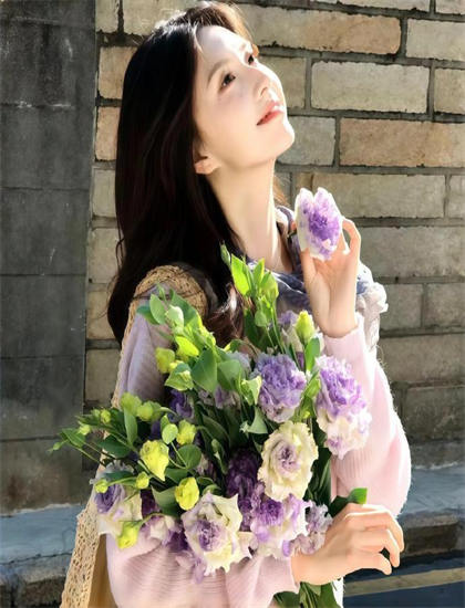 深度探索：《东方秃鹰》的叙事技巧与导演风格——一次全面的艺术分析